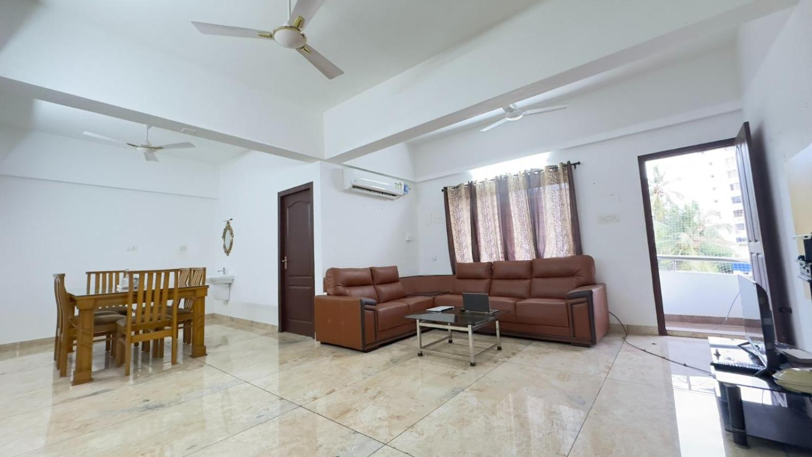 Downtown Manor-panavila Apartment Thiruvananthapuram