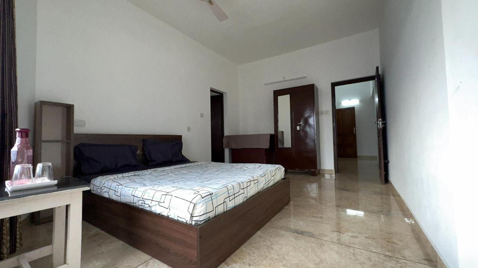 Downtown Manor-panavila Apartment Thiruvananthapuram